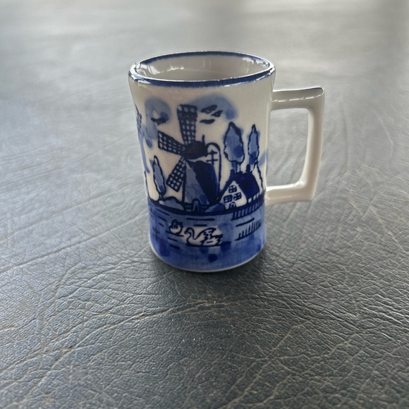 Vintage Delft blue white small mug, holland windmill - Picture 1 of 5